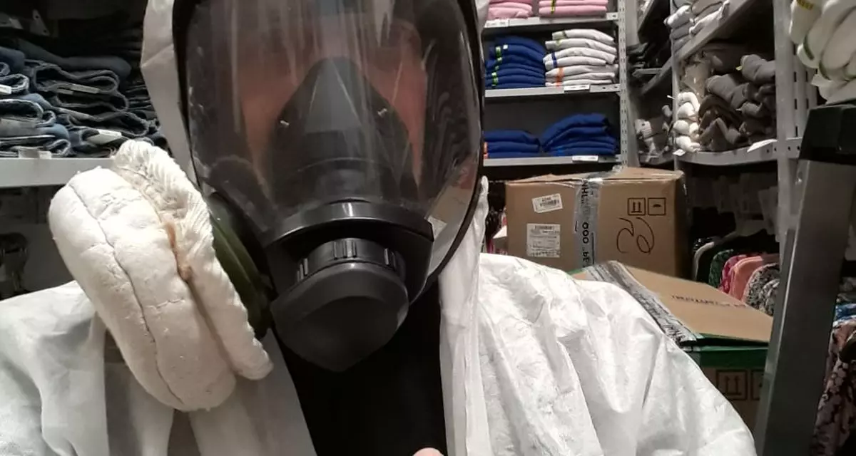 Нейтрализовали моль в магазине известного бренда одежды